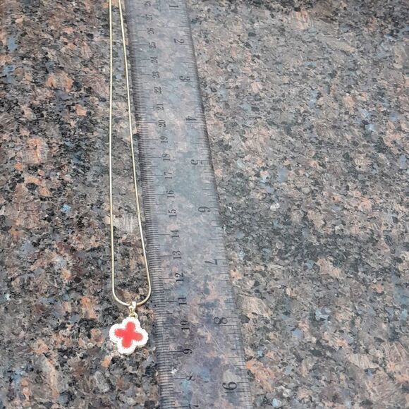 Reversible Red/Green Sparkly Clover Leaf Necklace...New - Picture 3 of 6